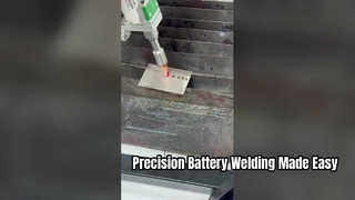 Saldatrice laser a sbalzo per assemblaggio di pacchi batterie al litio
